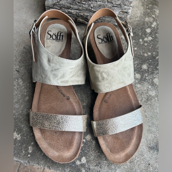 Sofft Vanita Metallic Gold leather Sandals in a low comfort wedge NWOB Sz-7.5. O - Picture 1 of 11